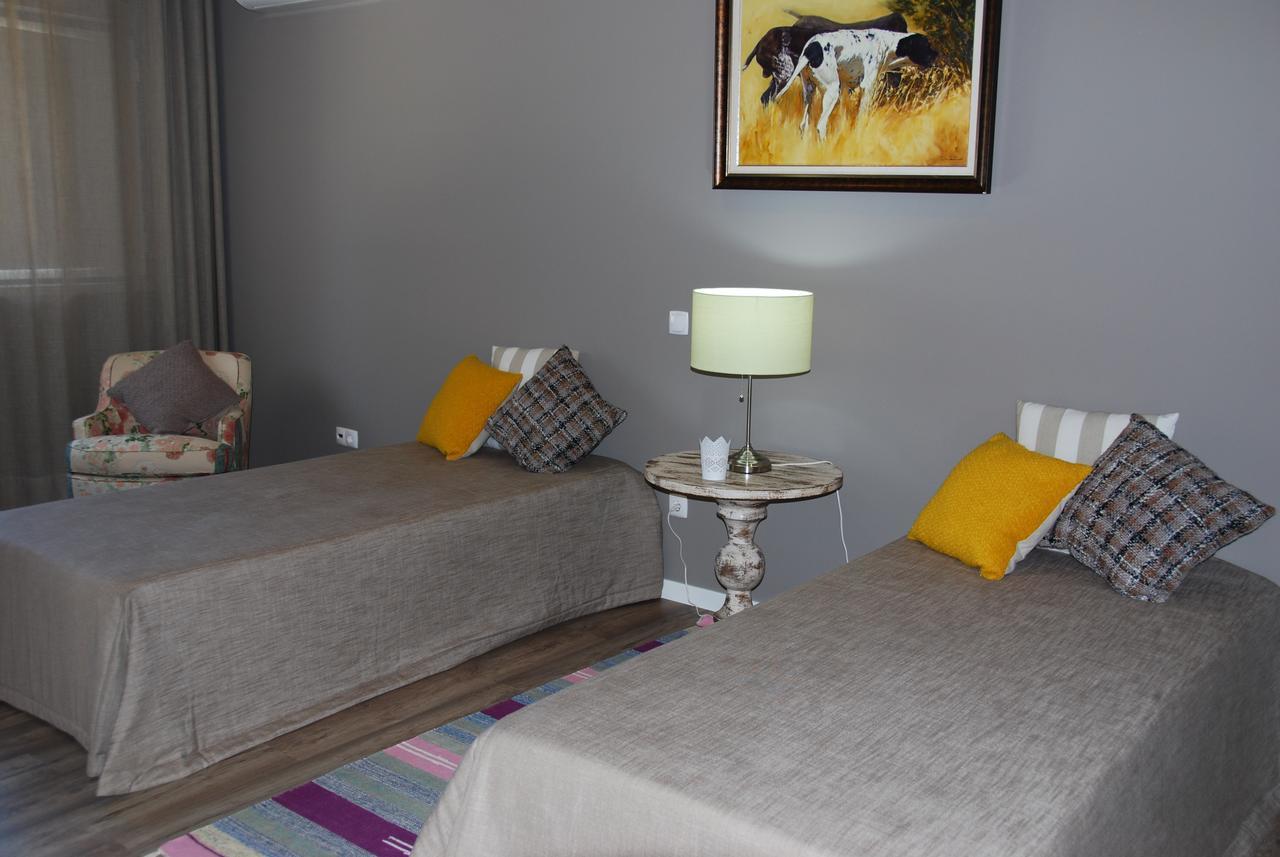 Quinta Da Torre - Casas De Campo Bed and Breakfast Alenquer Esterno foto