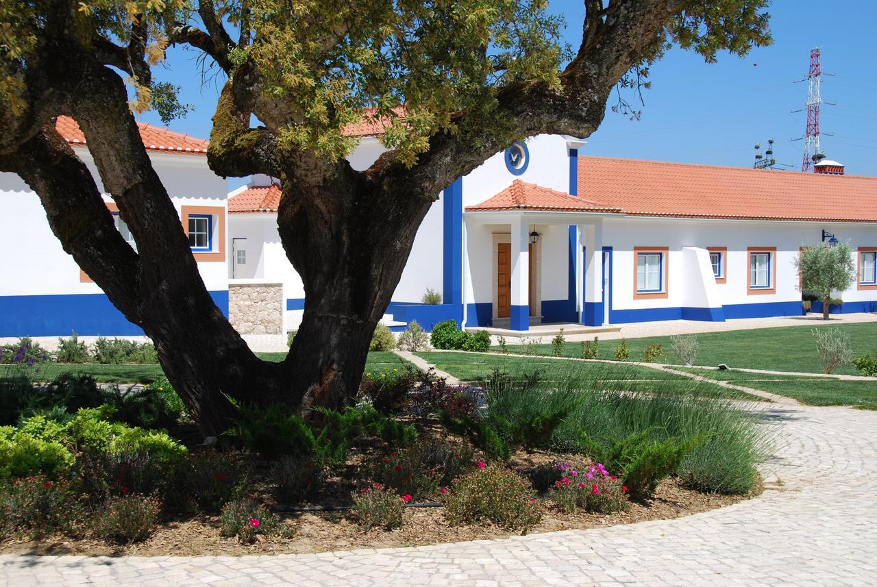 Quinta Da Torre - Casas De Campo Bed and Breakfast Alenquer Esterno foto