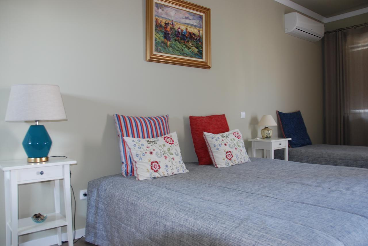 Quinta Da Torre - Casas De Campo Bed and Breakfast Alenquer Esterno foto